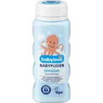 Talkvrije Babypoeder: Babylove Babypuder Sensitive 100gr Babylove Sensitive Babypoeder zonder talk – Extra zacht & beschermend Zacht als ouderlijke liefde. Het Babylove Sensitive babypoeder zonder talk is speciaal ontwikkeld voor de meest gevoelige babyhuid. Dankzij de milde formule op basis van maïszetmeel beschermt en verzorgt het poeder kwetsbare huidzones zoals de luierzone, huidplooien en oksels. De combinatie van calendula-extract en biologische jojoba-olie helpt de huid te kalmeren en te voeden. Het poeder absorbeert overtollig vocht effectief en laat de huid droog, comfortabel en zijdezacht aanvoelen.